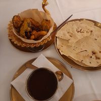 Pakora und Papadam als Vorspeise at Rama in Neufahrn Bei Freising