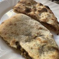 Focaccia con fagioli e focaccia ai funghi  at DedasPuri Ristorante Georgiano & Wine Shop in Pavia