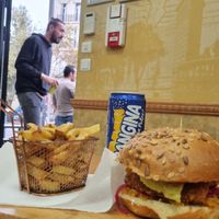 Vegan No Chicken Meal €9.50 at V&V House in Marseille