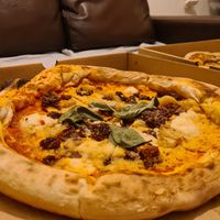 vegan Pizza 1 with additional dried tomatoes. My favorite. at Se Tu in Rishon Letsiyon