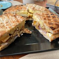 Pita sandwich gyro with no-chicken   at Treis Laloun -Τρεις Λαλούν in Athens