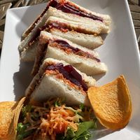 Sandwiches mit Mandelbutter, Karotte unsdRoter Bete at Ballindalloch Castle and Gardens in Ballindalloch