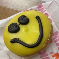 Happy vegan doughnut!😄 at Dunkin' - Arnulf-Klett-Platz in Stuttgart