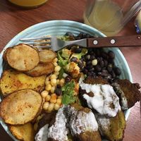 Bowl , con limonada de jengibre  at Sanu in Ibarra