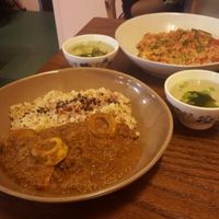 curry et risotto à la sauce tomate at Le Coccole in Osaka