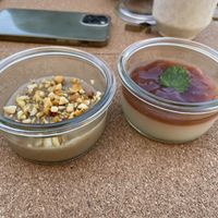 Doce de amendoim e doce de morango  at Bancha in Portimao