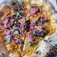 Pizza mit Linsendal, sehr lecker   at Bakgården in Karlstad