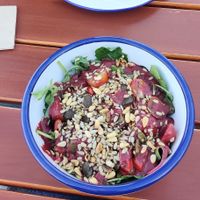 Salatbowl mit Grillgemüse und Rote Beete Dressing at Wakepark Brombachsee in Absberg