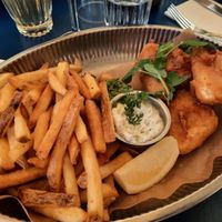 Vegan fish and chips. De Fish is made off rutabaga (knolselderij). In a delishes fride dough. at Havfruen in Copenhagen