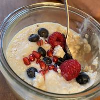 Creamy Vegan porridge with fruit  at Schwung und Schwebe in Leipzig