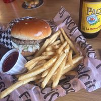 🍔 🍟 🍺   at FRANCIS in Minneapolis