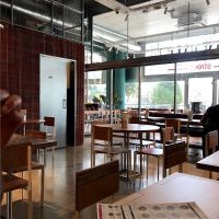 el local es grande at Cocina Vegetariana Internacional in Madrid