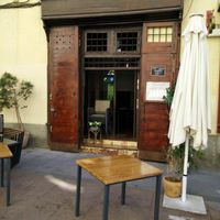 The unassuming frontage at Cocina Vegetariana Internacional in Madrid