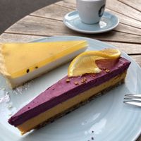 Blaubeere und Limone Kuchen. Sehr klasse   at Kaffeesurium in Furth