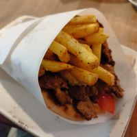 Vegan Gyros Pita with hummus as dip at Oh my Greek! in Zurich