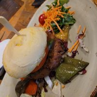 Burger mit Weizenproteinpatty, einzeln at Bratar in Karlsruhe