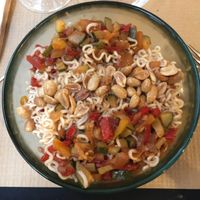 Noodles with peanuts and peppers at Fangas Veg in Coimbra