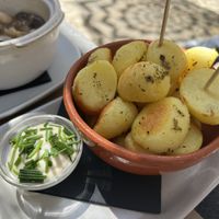 patatas con veganesa y jenjibre  at Fangas Veg in Coimbra