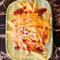 Spicy Mango Salad at Green Food in Hoechst