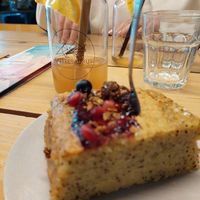mohnkuchen vegan, super lecker at Kaffeesaurus in Cologne