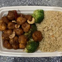 General Tso’s Chickn 🔥🔥🔥 at CoCo Lin Vegetarian House in Ridgewood