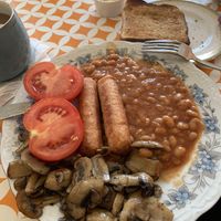 The brekkie. (I always ask for my tomatoes raw) 😂  at Daisy's Cafe in Looe