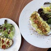 Hummus and guacamole toasts at Arvo Specialty Coffee (Guggenheim) in Bilbao