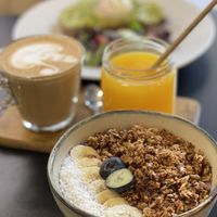 Bowl de açaí  at Arvo Specialty Coffee (Guggenheim) in Bilbao
