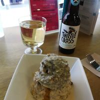Vegan haggis and cider at The Haggis Box in Edinburgh