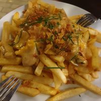 Loaded papas per xupar-se els dits at Vida Cafe in Barcelona