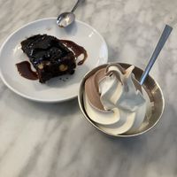 Brownie y helado  at Vida Cafe in Barcelona