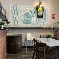 Parte del interior del local  at Vida Cafe in Barcelona