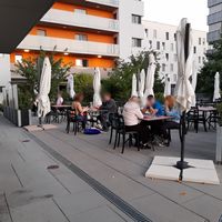 Outdoor seating at Pizza Leggera in Nyon