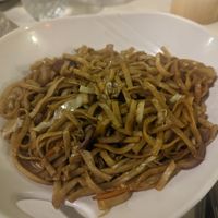 Vegetable chow mein at Kiwi in Santorini