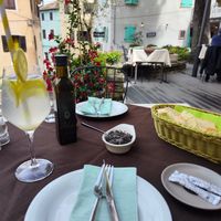 Bread with vegan spread at Konoba Mondo in Motovun