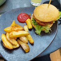 Crispy Vish & Chips Burger at Verde in Karlsruhe