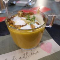 Wurzelsuppe bei Valentinstagsmenü at Verde in Karlsruhe
