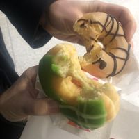 green present & maple glazed: no fillings at Dunkin' - Hbf in Zurich