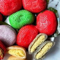 Ang Ku Kuehs at Ji Xiang Confectionery 吉祥食品 - Bugis in Central Singapore