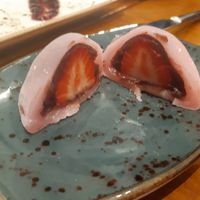 Strawberry mochi has actually a strawberry inside at Teapots in Madrid