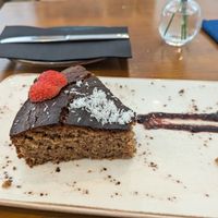 Vegan ginger cake at Teapots in Madrid