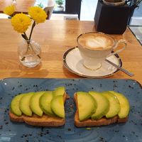 Avocado toast at Teapots in Madrid
