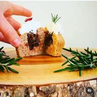 Vegan GF black berry cupcake at The Cheese Shop in Tralee