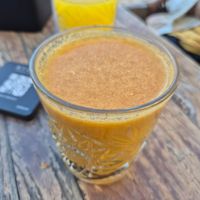 Apple and orange juice at BYOKO in Malaga