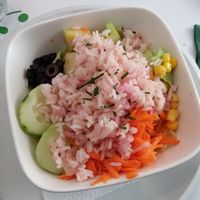 Ensalada oriental con cebollitas encurtidas y arroz basmati. at Vegetariano El Calafate in Malaga