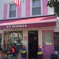 Store front at Sweet Scoops on Main in Clinton