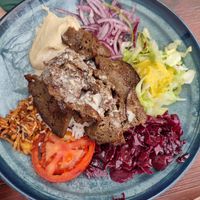 Seitan Döner Teller mit hausgemachten orientalischen Kimchi at Gaia Kitchen in Vienna