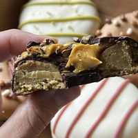 Donut relleno de crema de cacahuete at Fit & Goxo in Bilbao