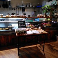 The take away corner, with a peak straight into the kitchen. Also goodies and snacks like fried okra are sold at Studio Sugar Snap in Utrecht
