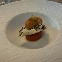 Geglaceerde watermeloen met rice puffs en fruitig ijs  at Dijk9 in Eindhoven